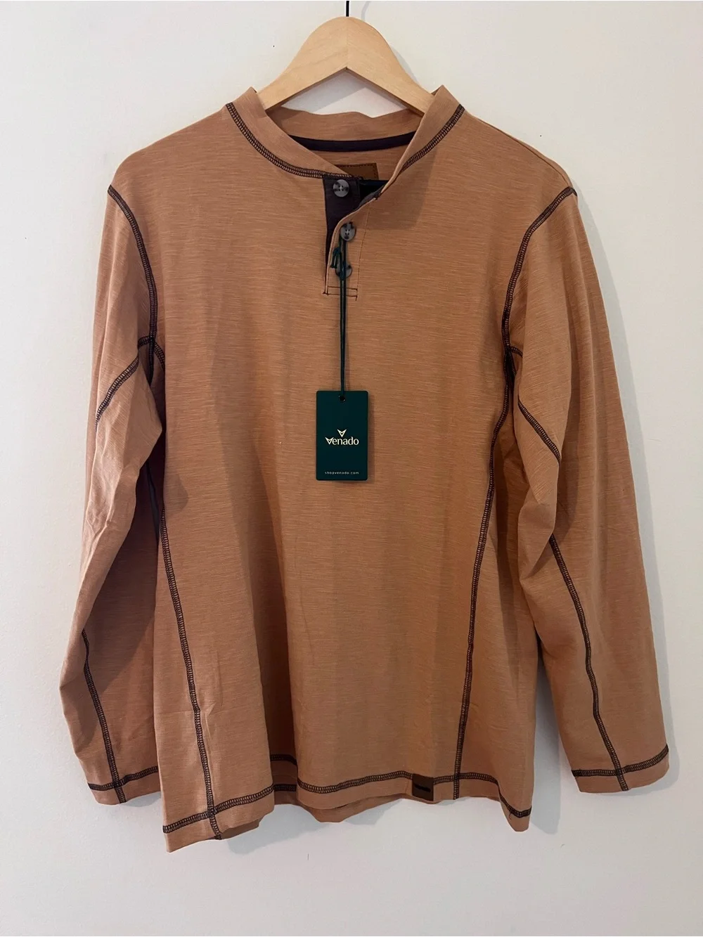 NWT Venado Men’s Long-Sleeve Henley Shirt in Iced Coffee